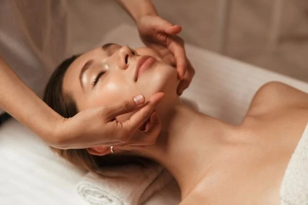Massage facial Kobido